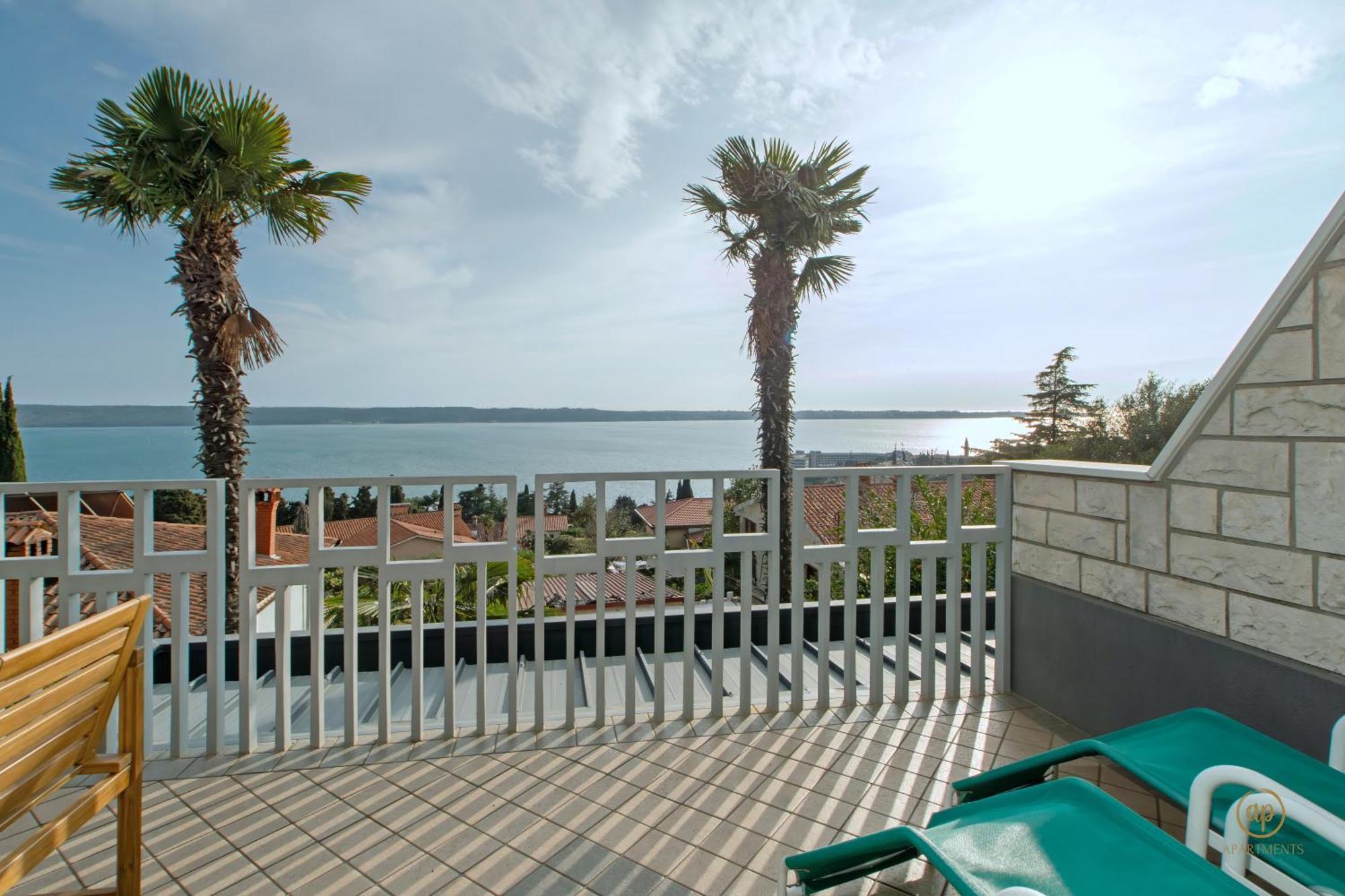 Aria Superior Apartment, Seaview & Wellness 波尔托罗 外观 照片